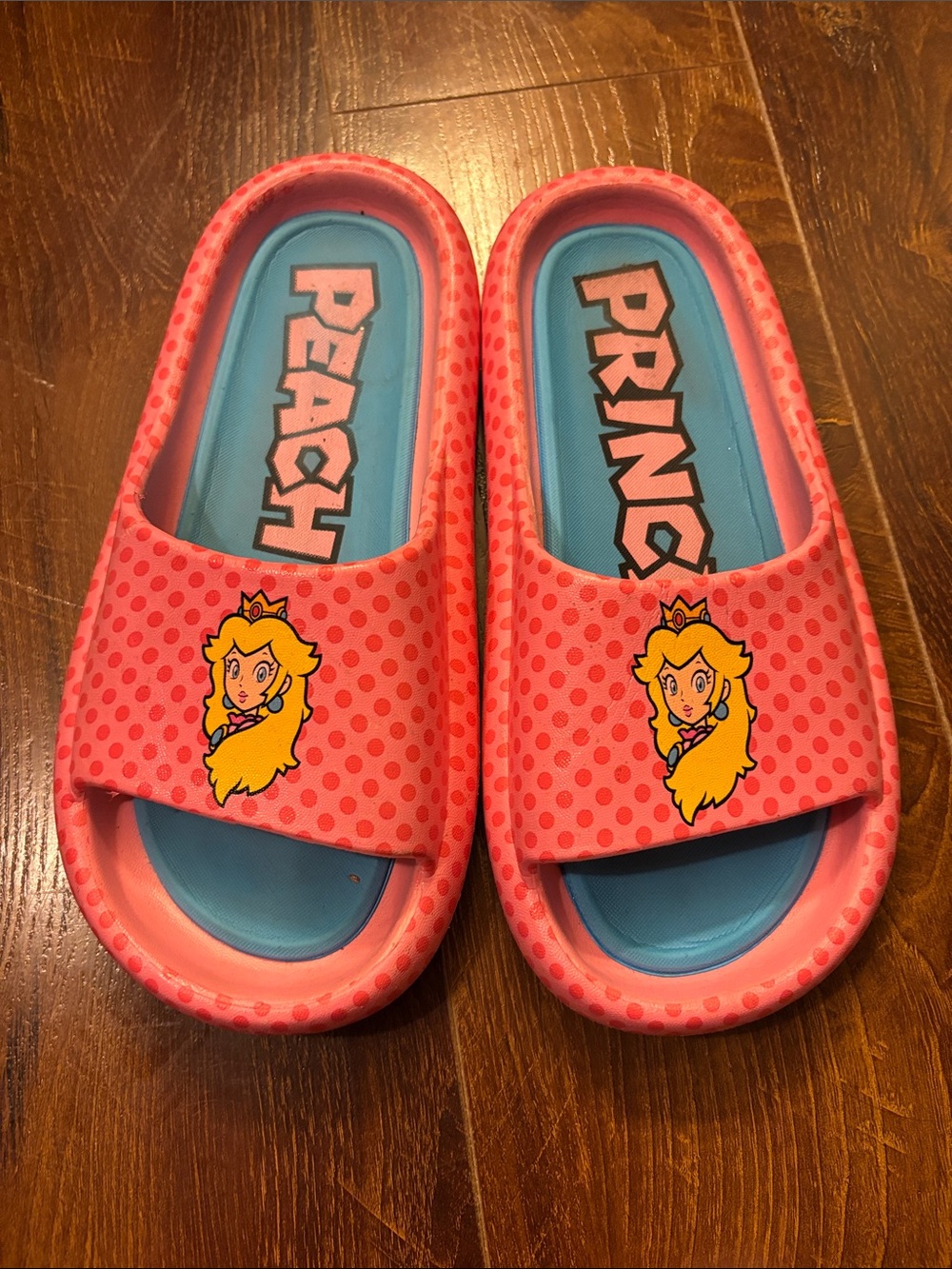 Women’s Pink Princess Slide Sandals with Blue Insole Sz 8